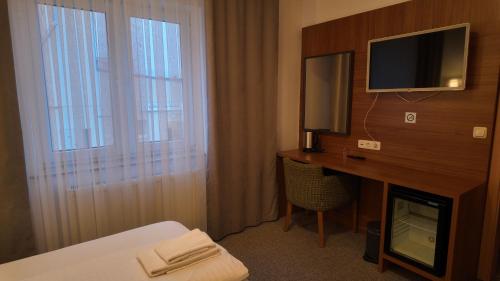 Airport Global Hotel Room Type - Economy Twin Room