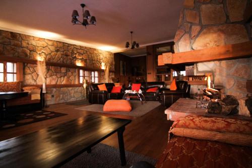 Shared lounge/TV area, Rise In Valley in Ifrane