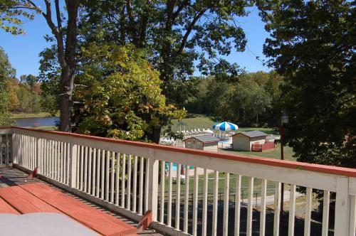 Scotrun Camping Resort Loft Park Model 11 - image 3