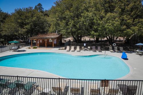 Idyllwild Camping Resort Wheelchair Accessible Cottage - image 3
