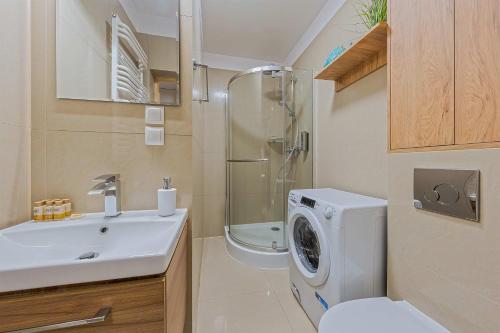 Happy Bay by OneApartments - image 4