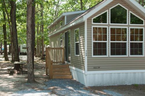 Sea Pines Loft Cottage 7 in Swainton, USA
