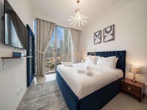 Luxury 2BR at Boulevard Point | Walk to Dubai Mall - image 2