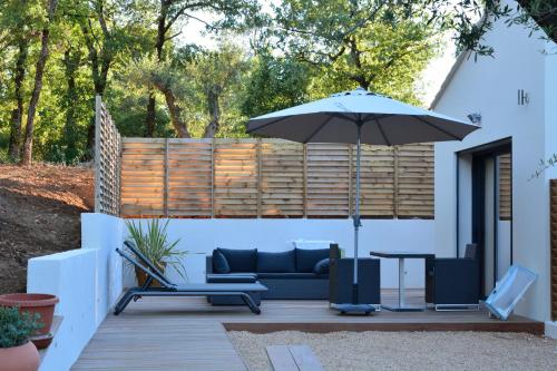 Sous les oliviers - Piscine chauffée à débordement- Studios climatisés