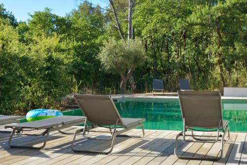 Sous les oliviers - Piscine chauffée à débordement- Studios climatisés