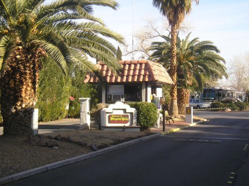 Las Vegas Camping Resort Cabin 3 - image 5