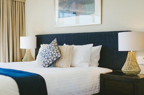 2 double beds
