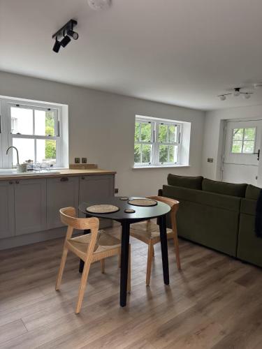 設施, Cosy Cottage in Charming Village Close to Beach - Pass the Keys in 柯克賓