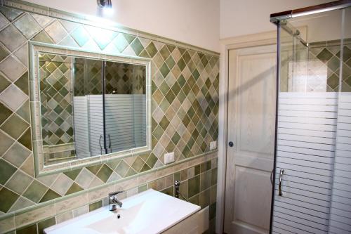  ISS Travel, Stazzu Fioritu - ground floor apartments with sea view in San Teodoro