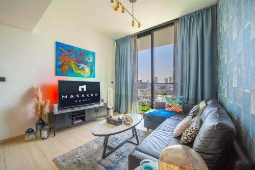 Serene 1BR Haven with Pool View in Binghatti Corner!, Dubaj
