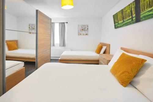 2-Bedroom Serviced Apartment in Skinningrove 7 in Loftus