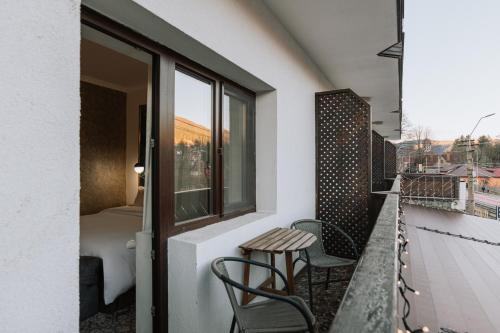 陽台/露台, Suru Hotel & Restaurant in 波伊安納塔普魯