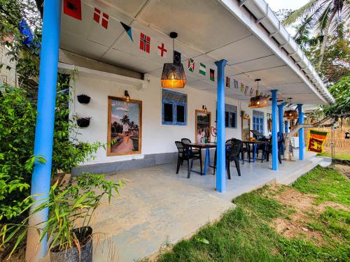 Išorė, Ella Ceylon Homies in Ella