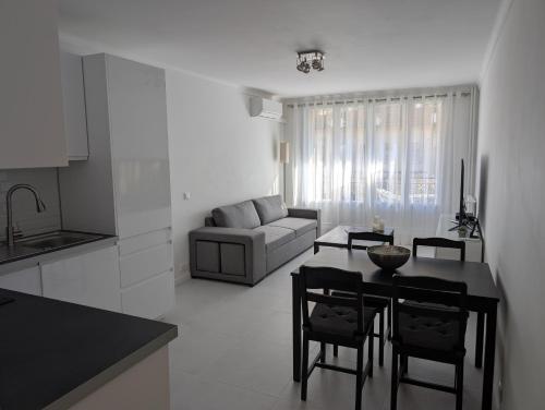 Le Landel - Appartement 3 Pièces entièrement rénové, climatisé avec parking