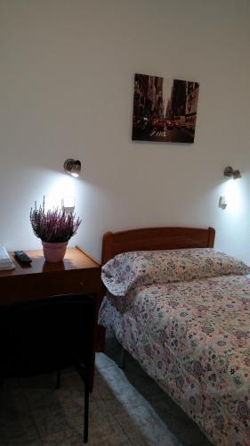 Hostal Angelines - image 2