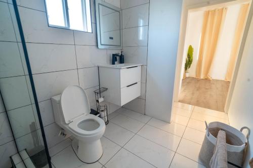 Luxury Apt with Amazing Views in Buckleys