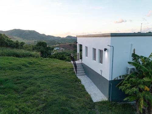 Luxury Apt with Amazing Views in Buckleys