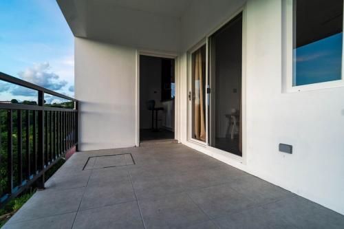 Luxury Apt with Amazing Views in Buckleys