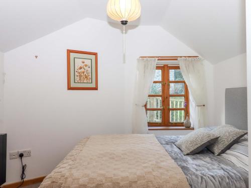 Park Cottage - image 4