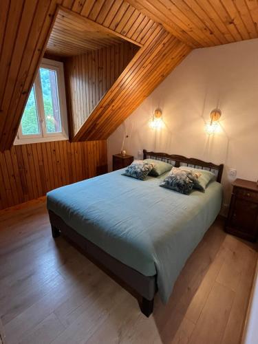 Istaba viesiem, Appartement 4 chambres, séjour, cuisine (Appartement 4 chambres, sejour, cuisine) in Castillon-de-Larboust