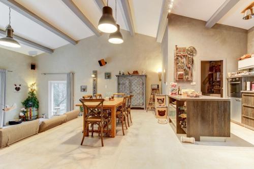 Nature House in Revest-les-Roches