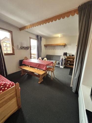 Bright studio in Risoul ski on foot and comfort in Risoul