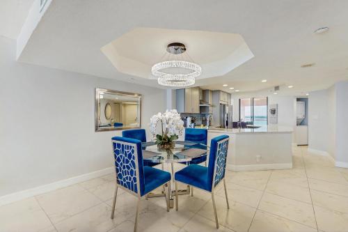 Crescent Beach Club I 12D in Clearwater Beach, USA
