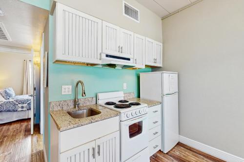 Bungalow Beach Place 8 in Clearwater Beach, USA