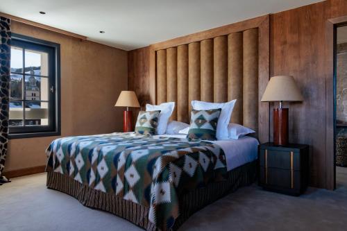 1 queen bed, 1 sofa bed