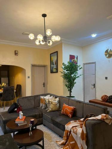 Iekārtas, Shimawa Oasis: Spacious 3-Bedroom Home in Ogijo
