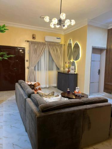 Iekārtas, Shimawa Oasis: Spacious 3-Bedroom Home in Ogijo