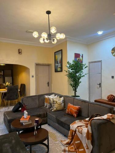 Iekārtas, Shimawa Oasis: Spacious 3-Bedroom Home in Ogijo