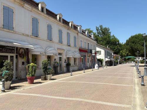 Hirondelles 5 avec terrasse in Eugenie-les-Bains