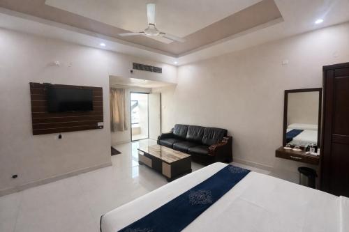 JNR GRAND Hotel in Madanapalle