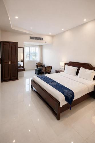 JNR GRAND Hotel in Madanapalle