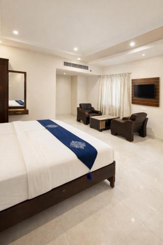 JNR GRAND Hotel in Madanapalle