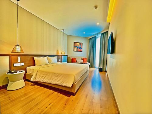 room detail thumbnail 1