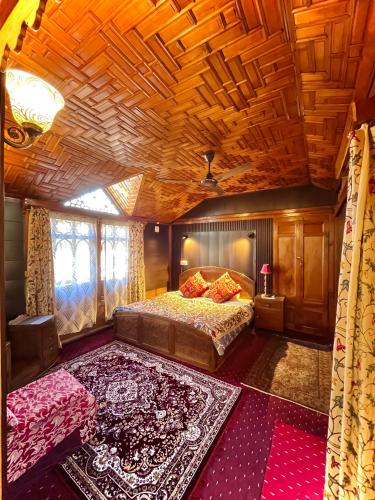 Vanda Heritage Houseboats - image 4