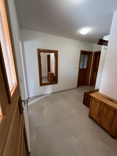 บริการและสิ่งอำนวยความสะดวก, Iža na brejgi (Iza na brejgi) in โมราฟสเกโทพลิซ