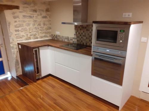 virtuve, La Grange, superb 4 bedroom barn conversion in Bourgogne in Paris-l'Hopital (Burgundy)