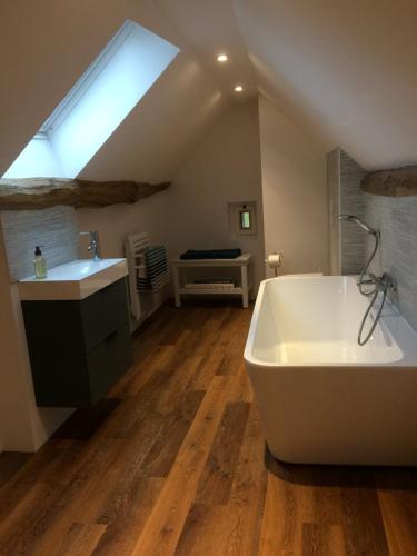 Vannas istaba, La Grange, superb 4 bedroom barn conversion in Bourgogne in Paris-l'Hopital (Burgundy)