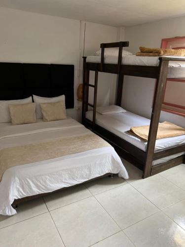 1 double bed, 1 twin bed, 2 bunk beds