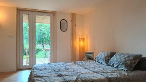 Grand studio avec jardin
