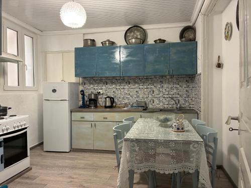 Kitchen, Old Town Traditional Residence in Kavala