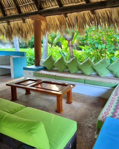 With that poetic garden and the sea very close in Chulamar