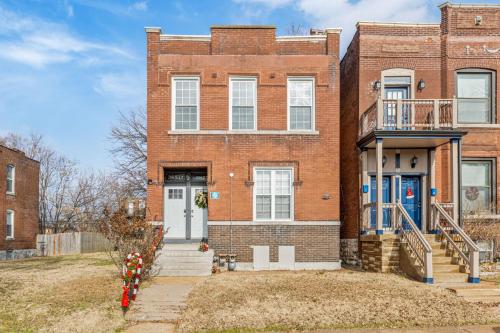 Gateway Duplex Retreat by StayLage - image 8