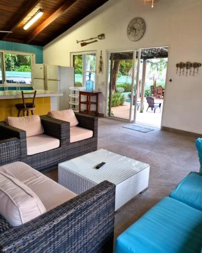 With that poetic garden and the sea very close in Chulamar