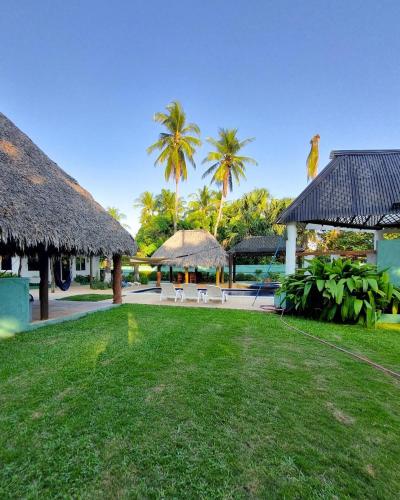 With that poetic garden and the sea very close in Chulamar