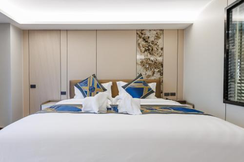 Suite, deluxe