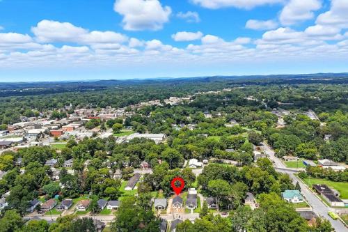 周邊環境, Heart of Cedartown and 1 minute to the Silver Comet Trail in 錫達敦